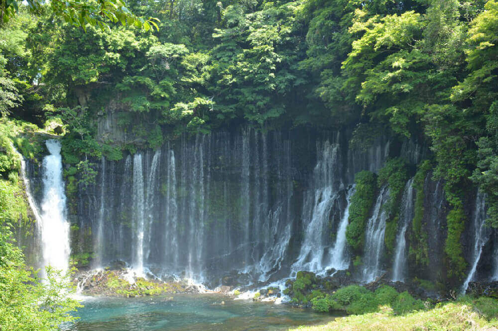 約15分ほどで滝壺に到着