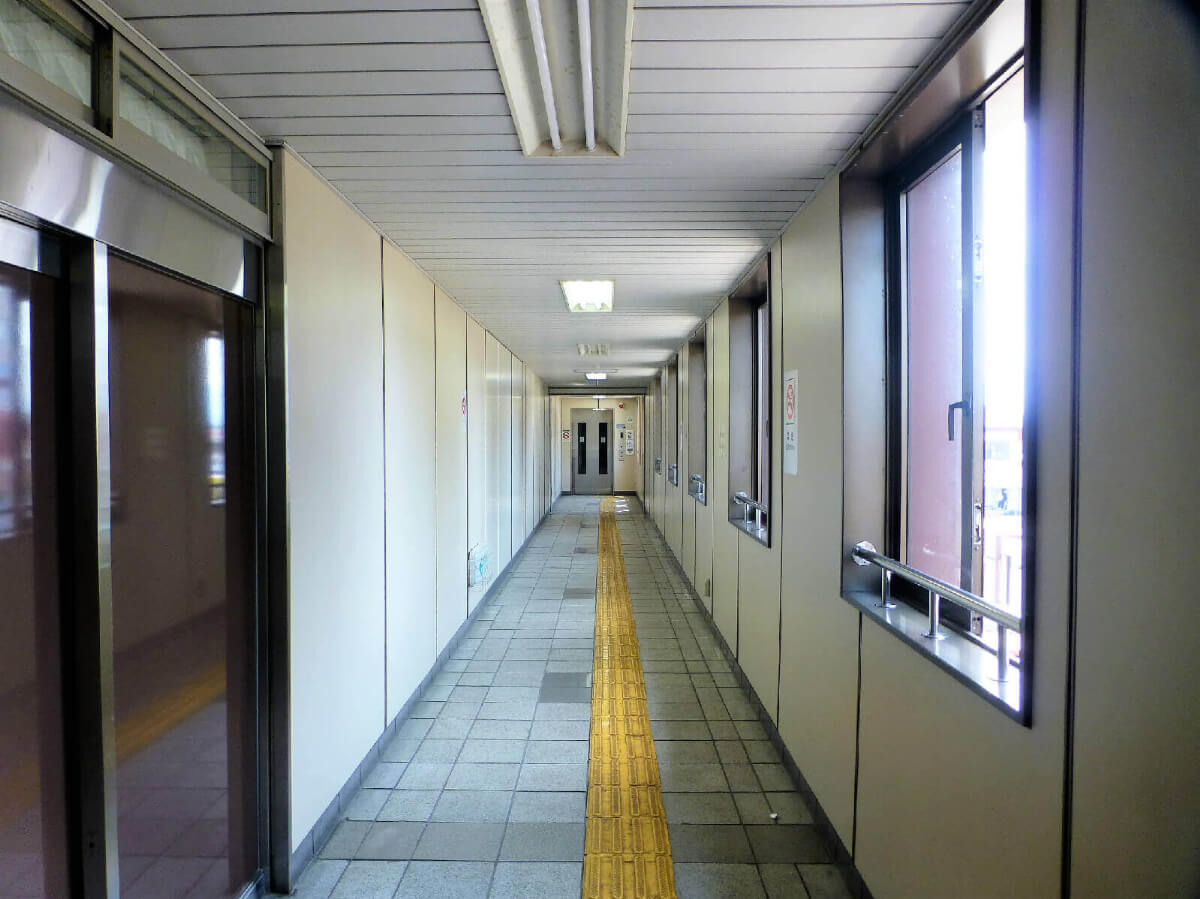 御殿場駅 更に、コインロッカー前でもう1度左折