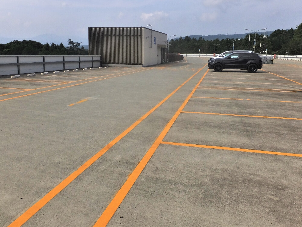 御殿場 アウトレット 第7駐車場中央にあるエレベーター
