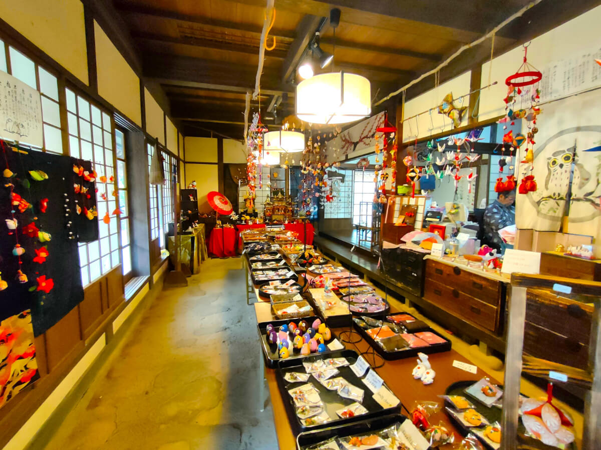 西湖いやしの里根場 ちりめん細工・つるしかざり