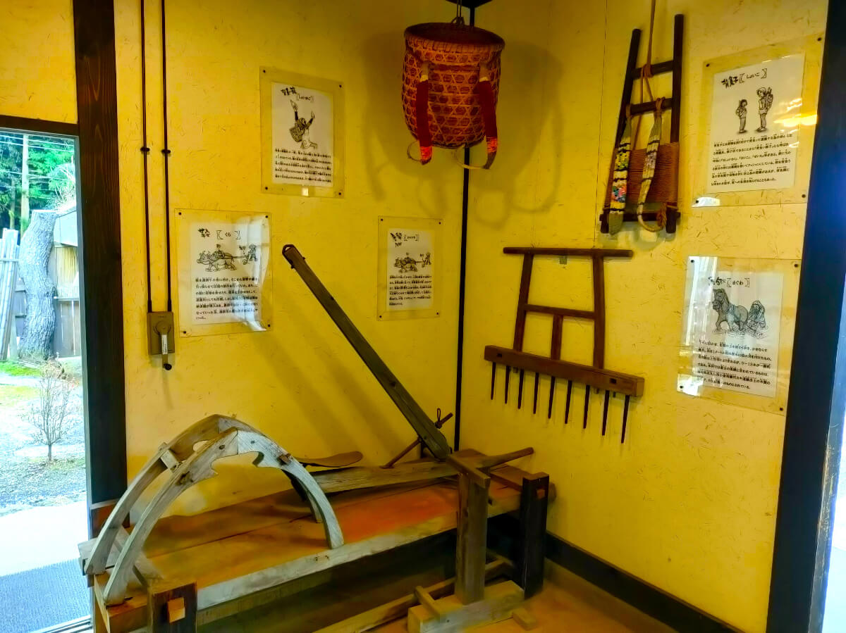 西湖いやしの里根場 農機具展示