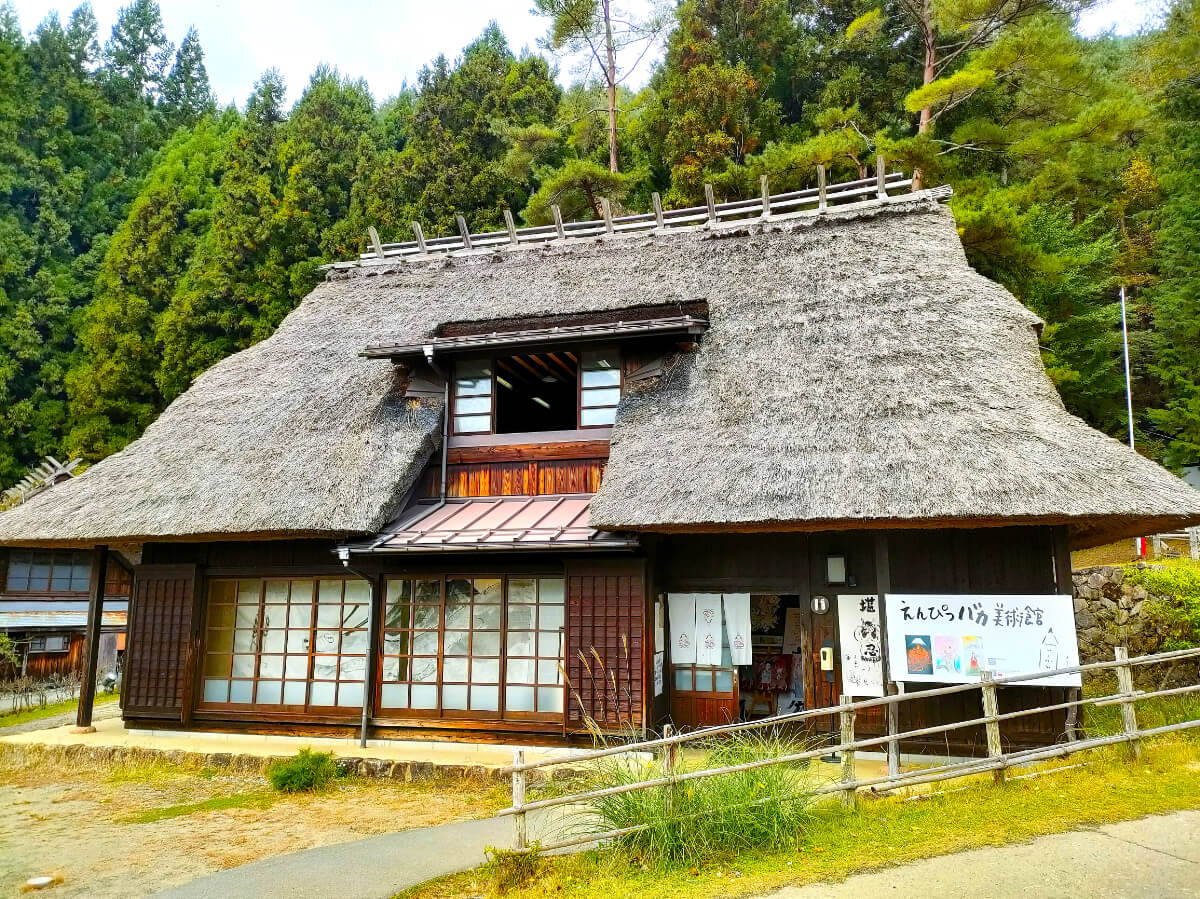 西湖いやしの里根場 見晴らし屋