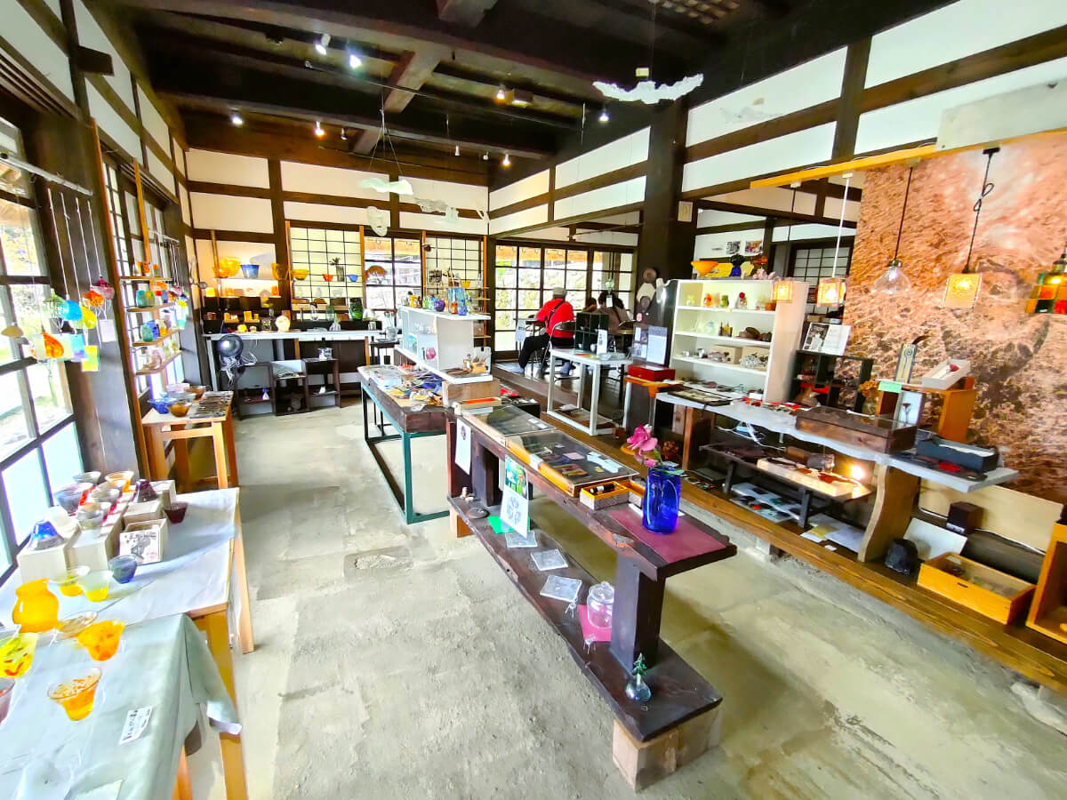 西湖いやしの里根場 硝子と金工ツパイ工房