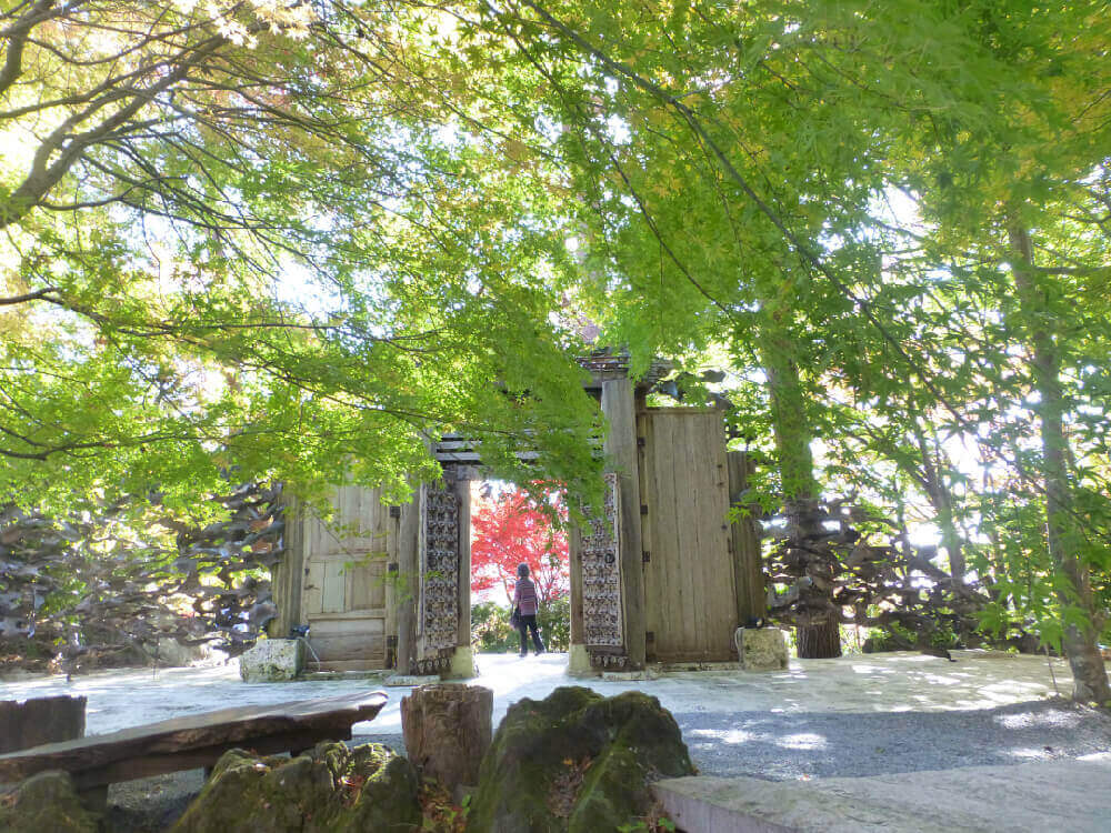正門