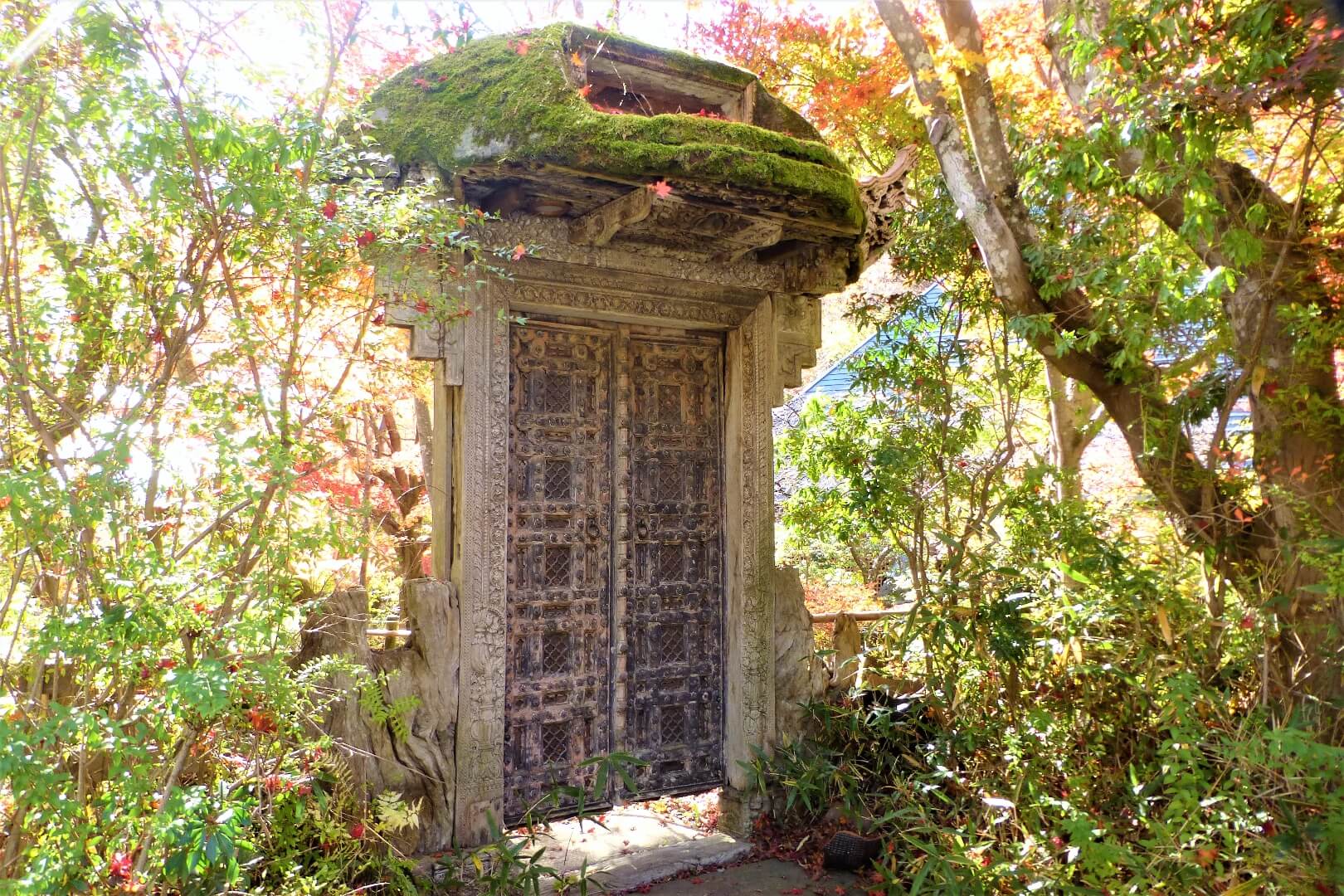 庭園の門