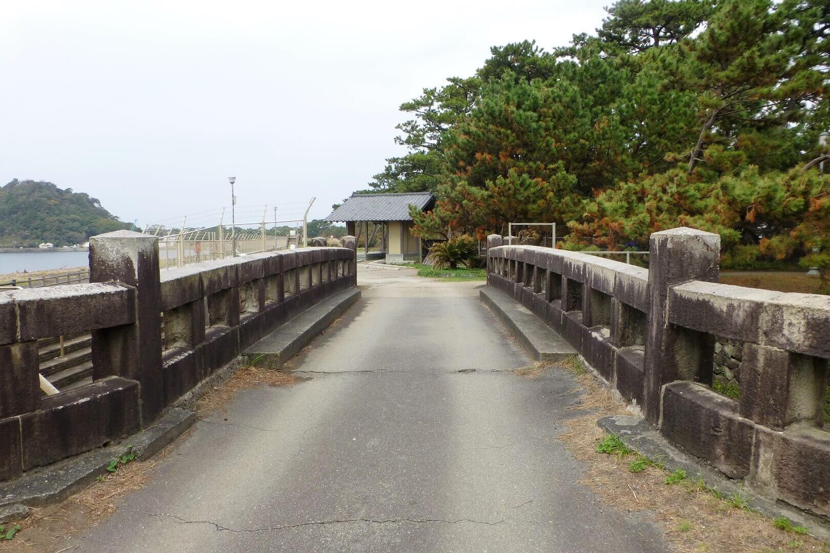沼津御用邸記念公園 連絡橋