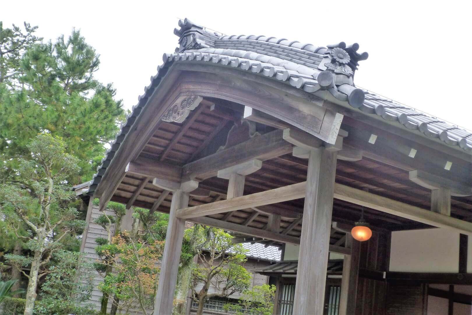 沼津御用邸記念公園 西附属邸 御車寄の屋根