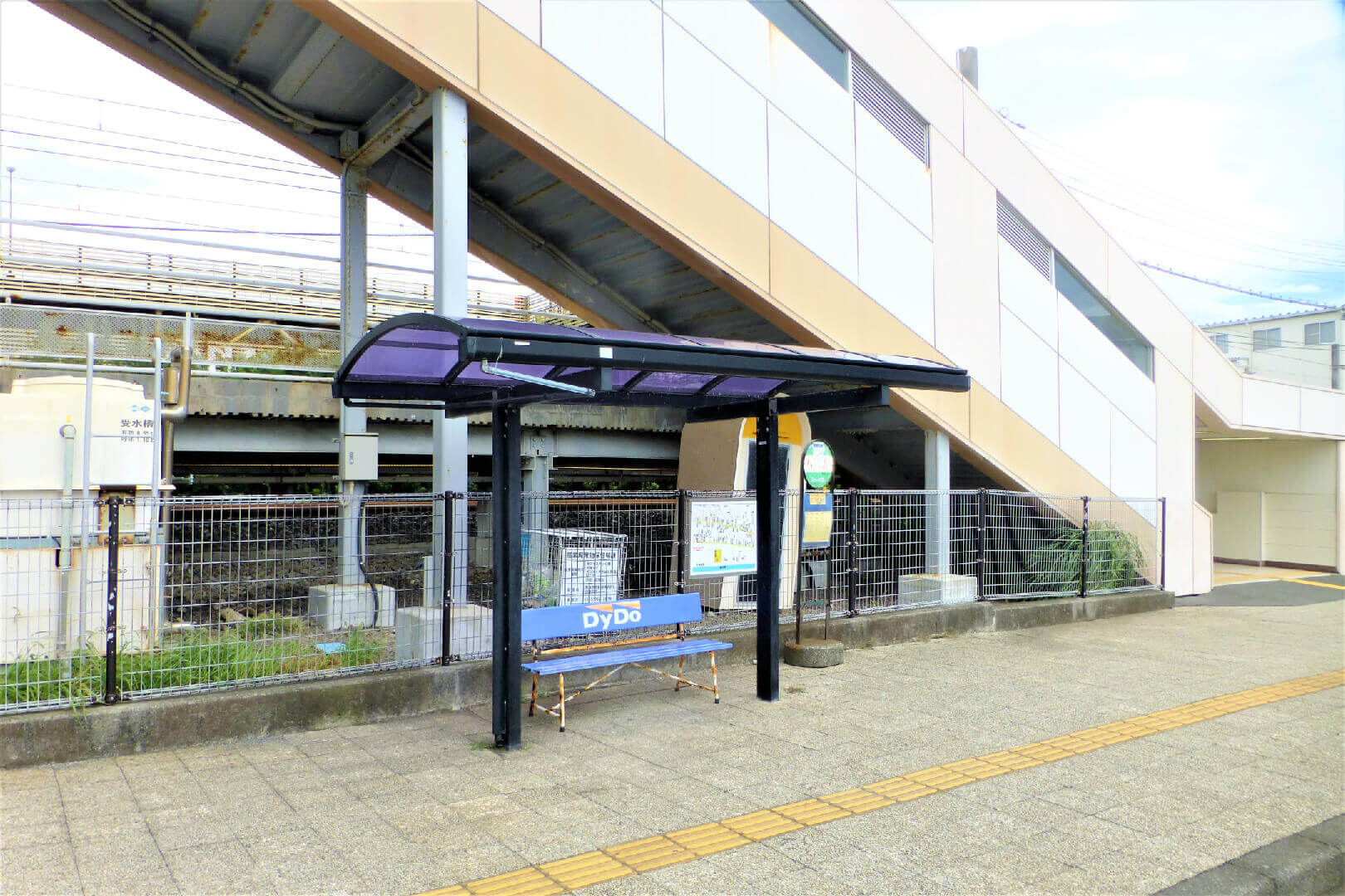 コンパクトな敷地に機能的に配置された橋上駅舎「片浜駅」の現地の様子を徹底レポート！