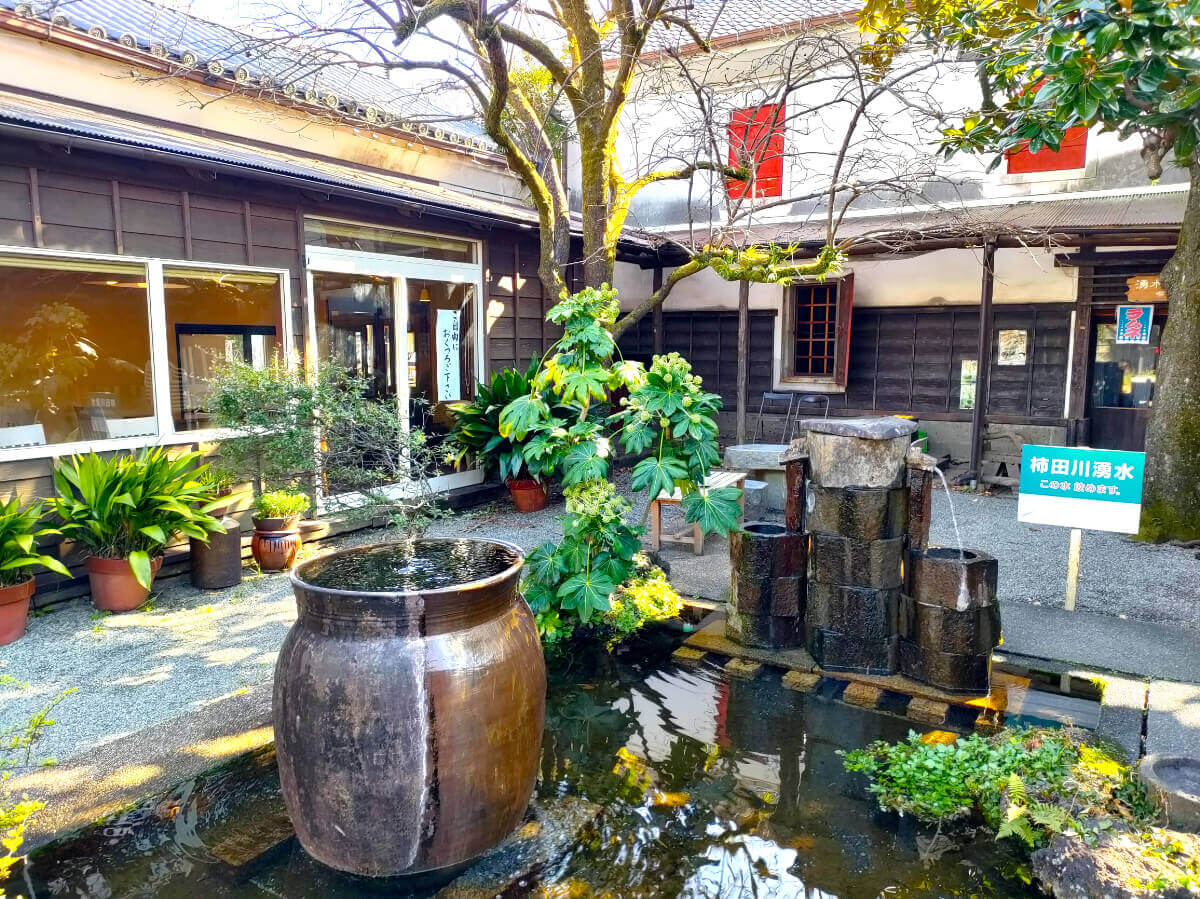 柿田川公園 水汲み場(とうふアイスクリーム店前)
